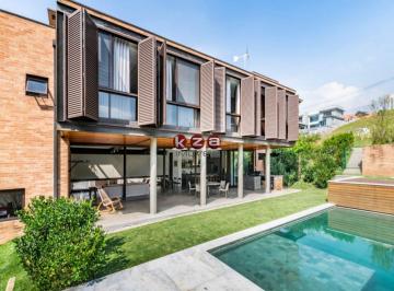 Foto 46 · Casa de Luxo à Venda em Valinhos-SP,  Condomínio Villa Lombarda: 6 Quartos, 5 Suítes, 3 Salas, 7 Ban