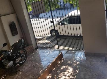 Casa · 110m² · 2 Quartos · 1 Vaga · Sobrado com 160m² localizado no Bairro Campestre em Santo André- SP.
