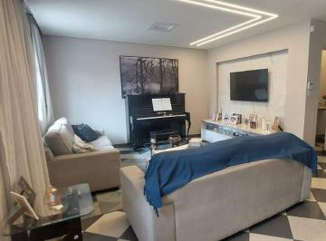 Casa · 245m² · 3 Quartos · 4 Vagas · Excelente sobrado 3 suítes