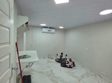 Casa · 316m² · 8 Quartos · 3 Vagas · Imóvel próximo a Av. Kennedy