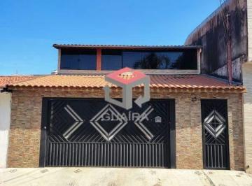Casa · 247m² · 3 Quartos · 2 Vagas · Sobrado de 246m² localizado no Bairro Jordanopolis em São Bernardo do Campo/SP.
