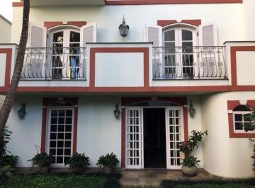 Casa · 650m² · 5 Quartos · 4 Vagas · Sobrado amplo com 650m² localizado no Bairro Jardim em Santo André/SP.