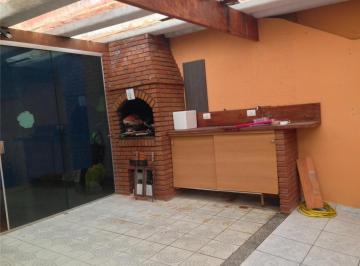 Casa · 136m² · 2 Quartos · 2 Vagas · Duas residências - sendo cada imóvel - 2 quartos, Sala , Cozinha, 2 banheiro, 2 vagas