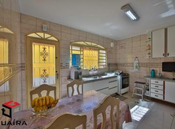 Casa · 185m² · 3 Quartos · 2 Vagas · Sobrado lindo com muito sol, entrada lateral, 3 quartos e 2 vagas