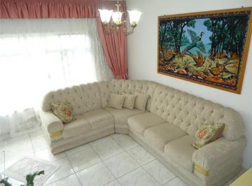 Casa · 225m² · 2 Quartos · 4 Vagas · Casa de 225m² localizada no Jardim Primavera em Mauá - SP.