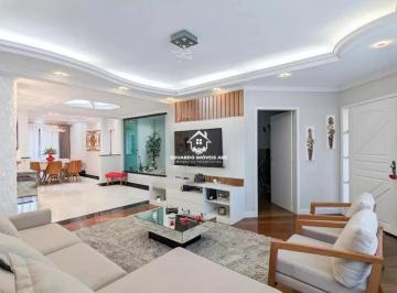 Casa · 330m² · 3 Quartos · REF 55. 3 dormitórios. 1 suíte. 3 banheiros. 6 vagas na garagem. Dos Casa - SBC. Excelente oportunid