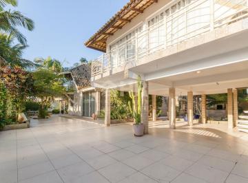 Casa · 280m² · 3 Quartos · 4 Vagas · Casa com  03 suítes  e 04 vagas de garagem  Balneá