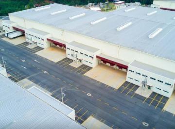Foto 03 · Galpão Industrial em Condomínio para Locação em Vargem Grande-SP, no Jardim Elias: 6 Vagas de Garage