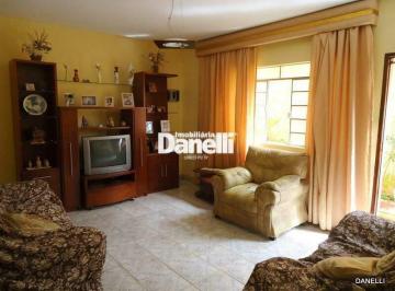 Casa · 200m² · 4 Quartos · 7 Vagas · Casa à venda, 4 quartos, 1 suíte, 7 vagas, Centro - Natividade da Serra/SP