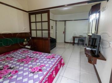 Apartamento · 32m² · 1 Quarto · 1 Vaga · Flat no Centro a venda totalmente mobiliado e com serviços.