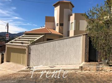 Foto 01 · Vendo casa próxima à UNIFEI, casa ampla com muitos quartos, espaço e conforto, ideal para estudantes