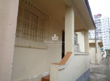 Casa · 441m² · 3 Quartos · Casa térrea na Penha, 3 dormitórios sendo 1 suite com quintal e corredor lateral.