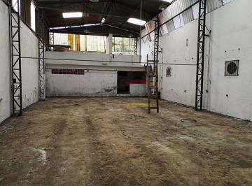 Comercial · 380m² · GALPÃO COMERCIAL 216M² 2 BANHEIROS, COZINHA 3 VAGAS