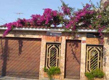 d6da3ffb95bccad1836be9d680d826b5.jpg · Casa terrea de 237m² com 3 quartos