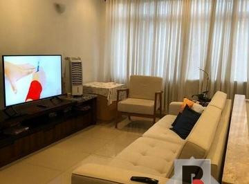 Casa · 240m² · 3 Quartos · 2 Vagas · Sobradão todo reformado Ipirangam, com 03 quartos e 02 vagas.