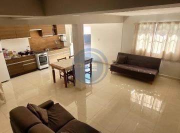Acesso à Cozinha integrada a Sala de Jantar · Imperdível! Casa à venda em Indaiatuba-SP, Vila Rubens. 3 dorms, 1 suíte, 4 banheiros, 2 vagas, 245m