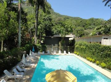 PISCINA DO CONDOMÍNIO · Aconchegante casa em São Conrado