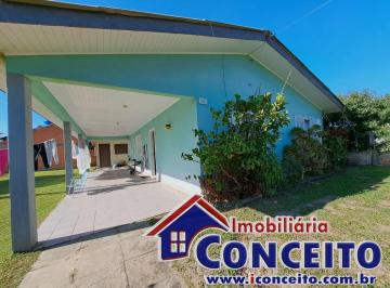 Casa de 3 quartos, Imbé · C414 - Linda residência de esquina situada a 300 metros do mar