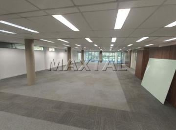 Comercial · 2300m² · 10 Vagas · Prédio comercial na região comercial da Avenida Braz Leme, 2.300m² de área útil, 4 pisos, 10 vagas