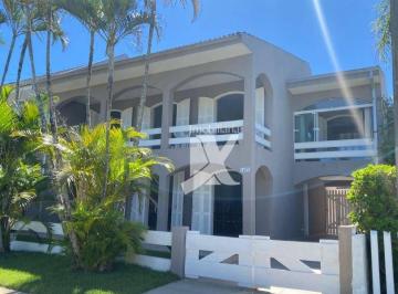 fa336d0ba71a61dcb488294d3a643e934eea7d1c · Casa com piscina e ar + 4 dorm ( sendo que 2 são suítes) para alugar, 320 m² por R$ 2.900/dia - Atam