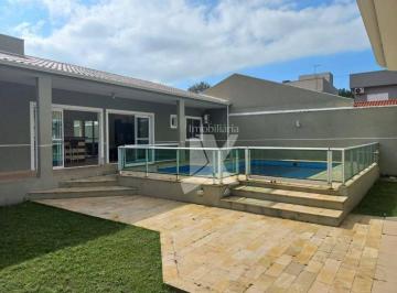 d437e0185602e26c430a3352d4efb6a38f51fc8c · Casa com ar e piscina + 5 dorm. (sendo que 03 são suítes) para alugar, 250 m² por R$ 1.750/dia - Ata