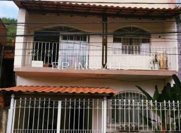 Foto 01 · Casa com 3 quartos e terraço / Bairro Democrata