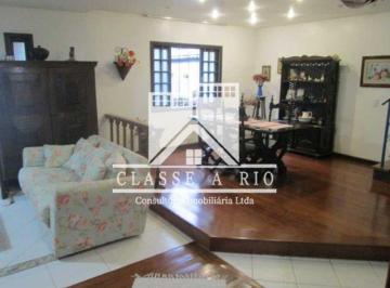 Casa · 200m² · 3 Quartos · 4 Vagas · CASA 3 QUARTOS PECHINCHA