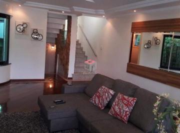 Casa · 292m² · 3 Quartos · 6 Vagas · Sobrado 292 m² Localizado no Bangu Santo André - SP