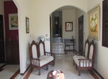 Foto 09 · Casa ampla com excelente localização, 3 suítes, São Lourenço-MG.