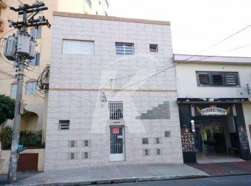 Casa · 30m² · 1 Quarto · Casa em condomínio com 1 quarto, cozinha e banheiro.