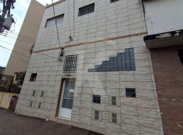 Casa · 30m² · 1 Quarto · Casa em condomínio com 1 quarto, cozinha e banheiro.