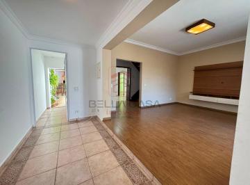 Casa · 130m² · 2 Quartos · 2 Vagas · Casa a venda com 2 suítes, quintal e churrasqueira