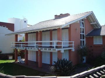 18980164_4.jpg · Casa com 05 dormitórios a beira mar em Torres