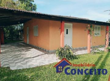 Casa de 4 quartos, Imbé · C41 - Excelente residência de esquina com anexo localizada em Avenida