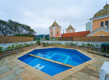 Casa · 680m² · 3 Quartos · 6 Vagas · Luxuosa mansão, em condomínio moderno, seguro e bem localizado com vista para serra.