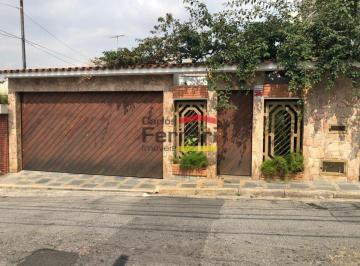 Casa · 237m² · 5 Quartos · 7 Vagas · Casa 300m² - com frente para duas ruas tranquilas.
