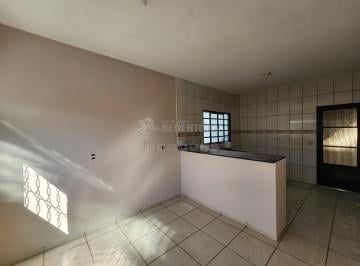 Casa · 74m² · 1 Quarto · Casa de fundos com 01 dormitório no bairro Jardim Soraia