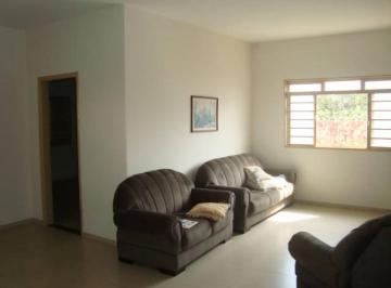 Casa · 390m² · 5 Quartos · 4 Vagas · Excelente Casa De 05 Dormitórios