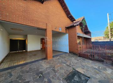 Comercial · 213m² · 3 Quartos · Casa com 03 dormitórios na Vila Angelica