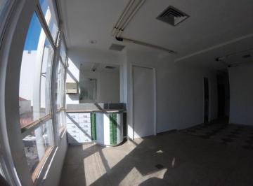 Comercial · 47m² · 1 Quarto · Sala comercial no Centro com portaria.