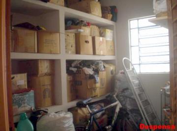 Casa · 276m² · 3 Quartos · 1 Vaga · Boa Vista - Trata-se de uma casa muito bem localizada no bairro, ficando do lado sombra, perto de vá