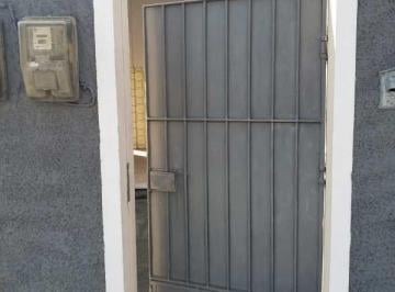 Casa · 80m² · 2 Quartos · 1 Vaga · TRINDADE - AV. DOMINGO DAMASCENO DUARTE, 48 TÉRREO - FRENTE - 1.400,00
