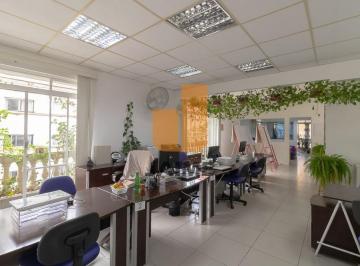 Comercial · 180m² · Conjunto comercial em excelente localização