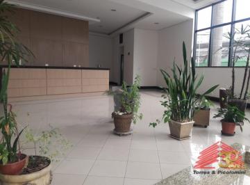Foto 03 · Prédio comercial com sala e salões na Mooca para venda ou locação.
