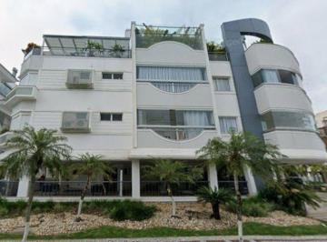 1b30ef332049aba7a9b087b71075ea086aa73256 · Cobertura com Piscina e 3 vagas em Jurerê Internacional, Florianópolis/SC.