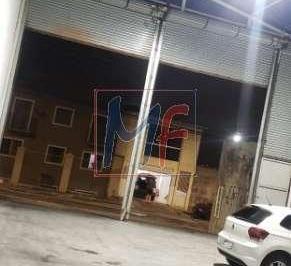 Comercial · 650m² · Ótimo galpão Munhoz Júnior, com 500 m², mezanino 150 mts cobertos, total de 650 mts. Pé direito de