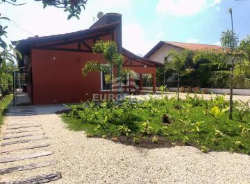 Casa · 300m² · 4 Quartos · Bela casa de condomínio no Jacaré