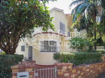Comercial · 300m² · 4 Vagas · Casa comercial de 300m² com 4 vagas para alugar próximo ao metrô no bairro Vila Mariana