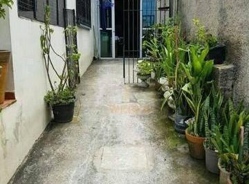 8c67a18e96e65a139b8e22db1be04e52631f102e · Casa térrea com salão comercial