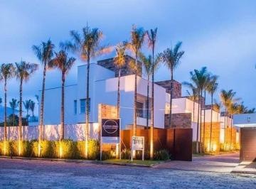 Casa · 475m² · 5 Quartos · 2 Vagas · Casa em condomínio da Praia da Baleia, casa 5 suítes a 200 metros da praia